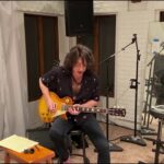 🎸 Descubre la increíble guitarra Paul Stanley: ¡domina el escenario con estilo!