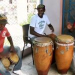 🥁 Descubre el fascinante mundo de los tambores cubanos: ¡Ritmo y tradición que te harán bailar! 🎶🇨🇺