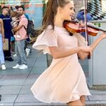 🎻🚽 Descubre cómo el violín para orinar puede revolucionar tu experiencia musical 🎶